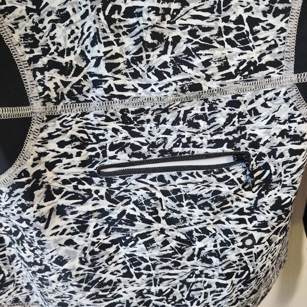 Lululemon Suns Out Rash Guard Mini Ripple White Seal Grey/Black - Picture 7 of 16